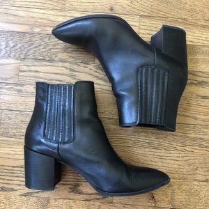STEVE MADDEN Black Leather Ankle Booties